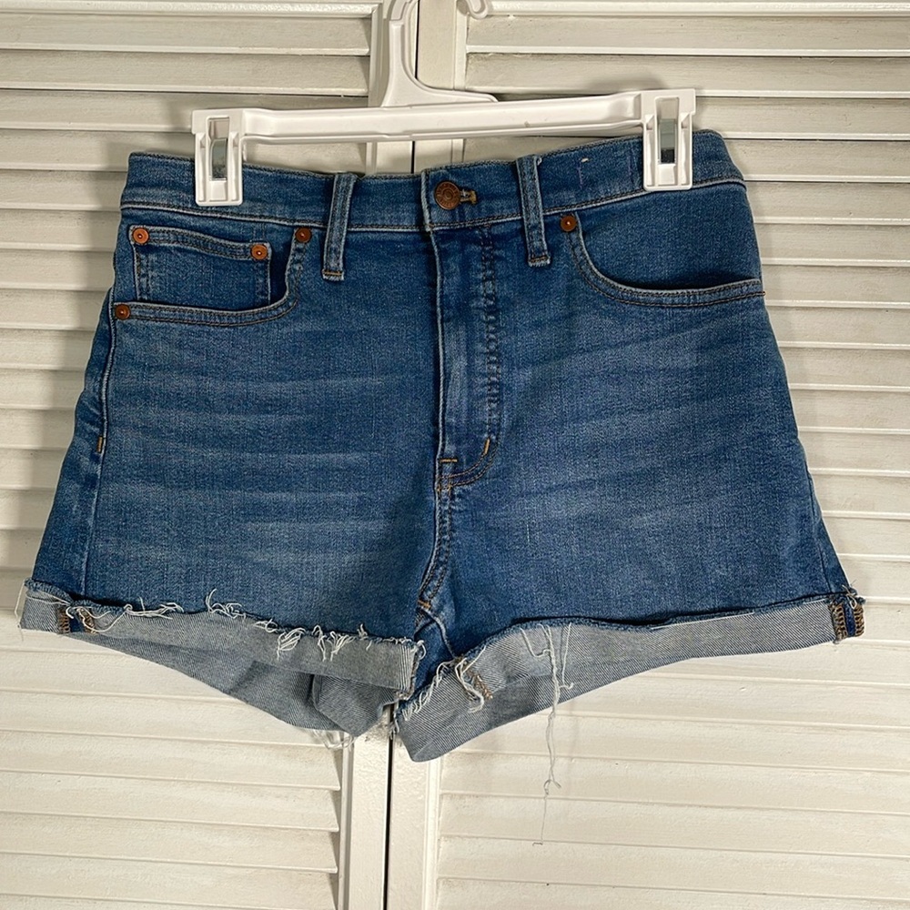 Madewell High Rise Denim Jean Shorts Frayed Hem
Size 27 Cutoff Style‎